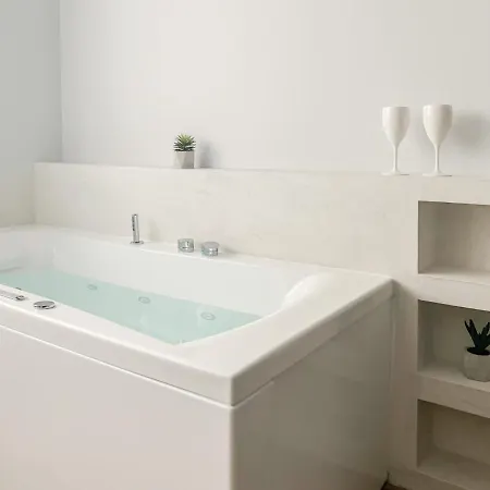 Jacuzzi Bay Avec Literie Grand Luxe Proche Du Avenue Du Parmelan
